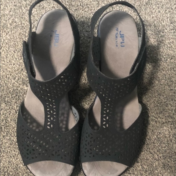 Black Jambu Chloe- Practically new! - Picture 3 of 9